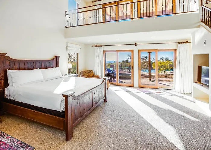 Serenity Oasis Estate Holiday home